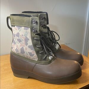 Men's Xtratuf Olive Green & Brown Waterproof Lace-Up Boots. Size 13